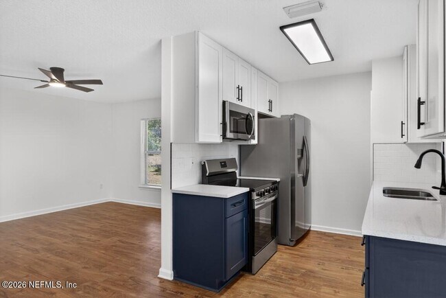 Building Photo - 411 Pearl St