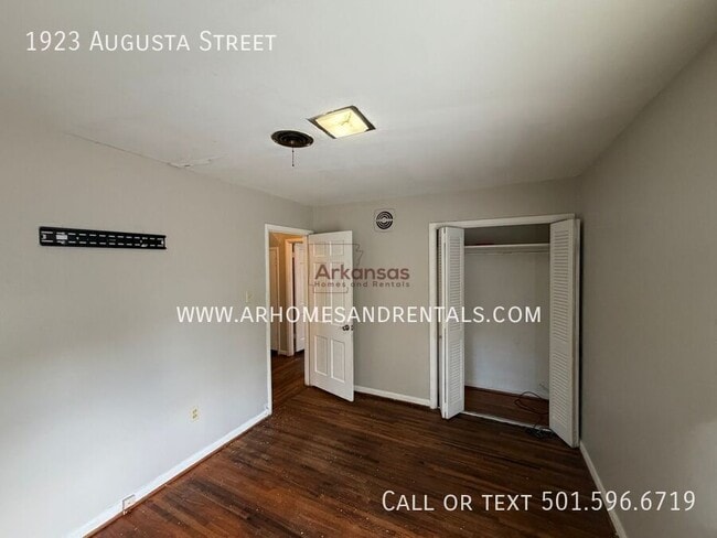 Building Photo - 1923 Augusta St
