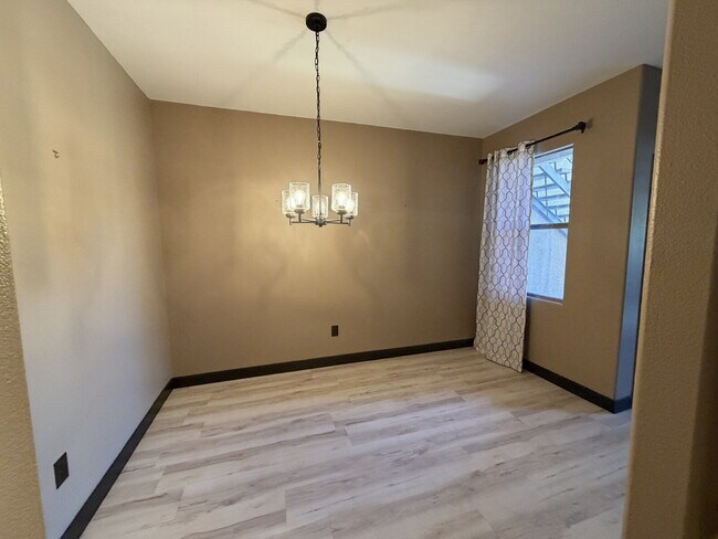 Building Photo - 8000 W Badura Ave