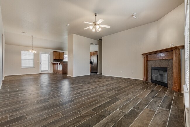 Building Photo - 15937 Katie Ridge Dr