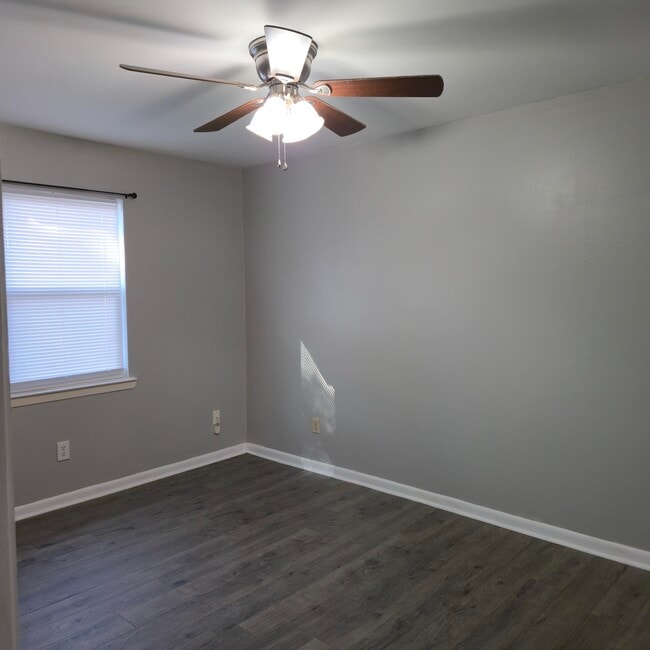 Building Photo - 75 7th Ave