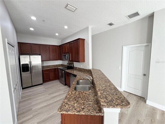 Building Photo - 10703 Yellow Tiger Lily Dr