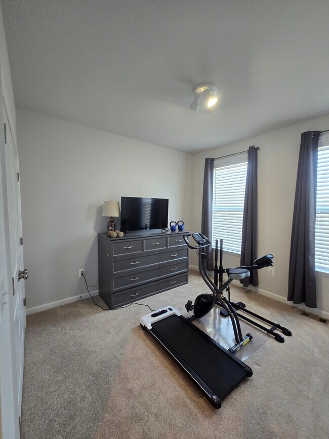 Building Photo - 9227 Magellan Pkwy