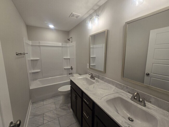 Building Photo - 1 Month Free Rent! Jasper New Construction...