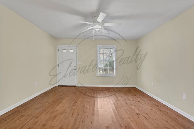 Building Photo - Two Bedroom Ranch in Columbia - 1/2 Off First Months Rent!