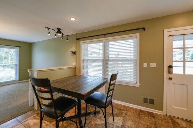 Building Photo - BEAUTIFUL CAPE COD IN BLUEGRASS ESTATES