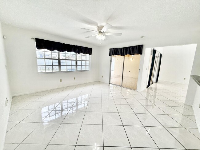 Building Photo - 10579 Pebble Cove Ln