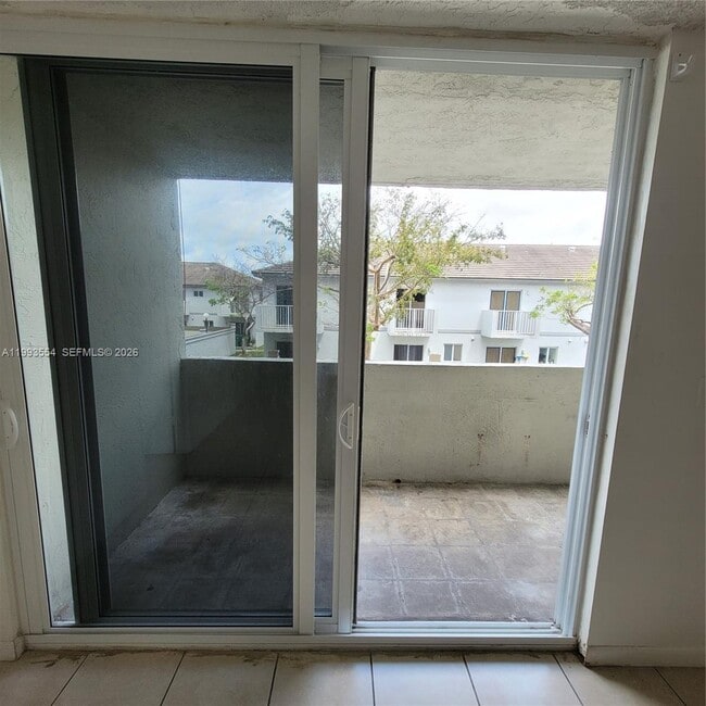 Building Photo - 10090 NW 80th Ct