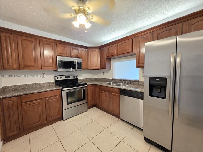 Building Photo - 1830 SW 81st Ave