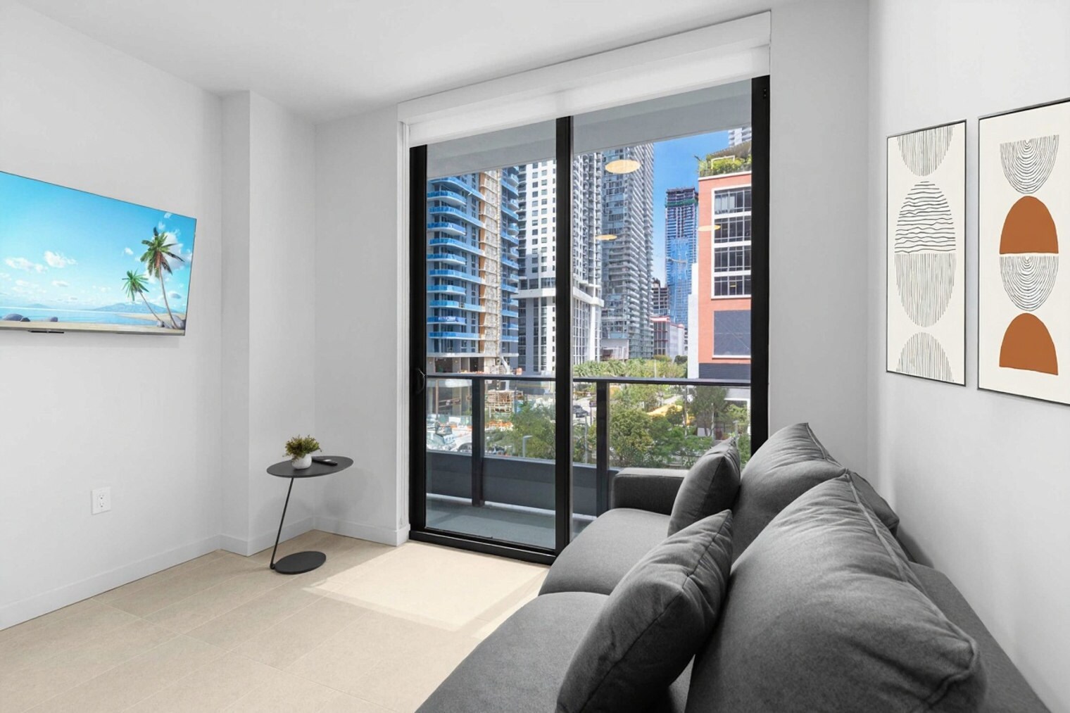 Building Photo - 501 NE 1st Ave