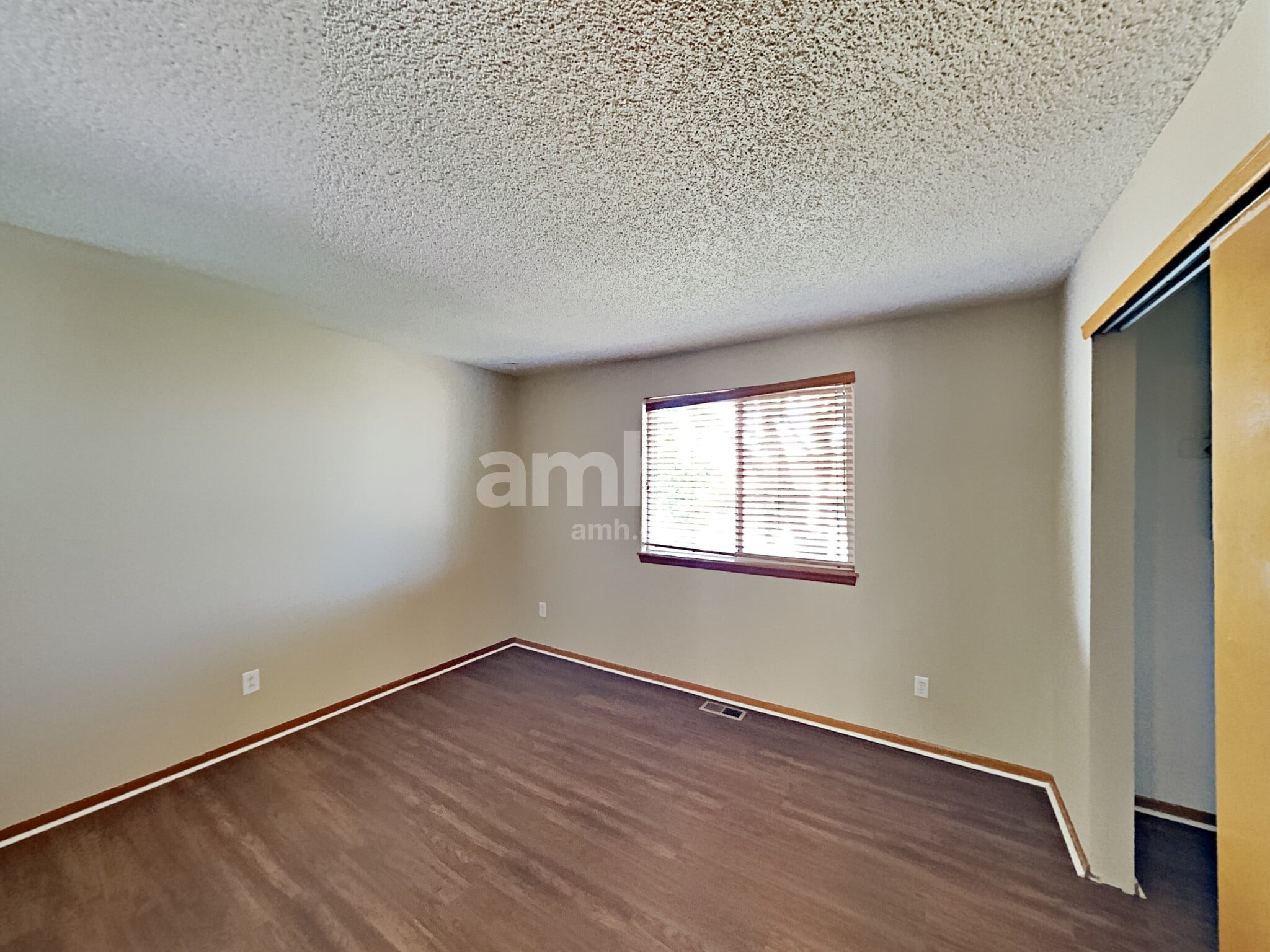 Building Photo - 19065 E Chenango Cir