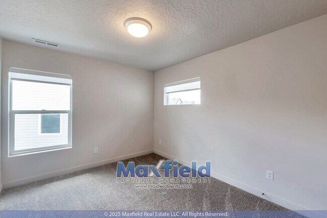 Building Photo - Saratoga Springs 5BD - 3.5BTH - 2GAR