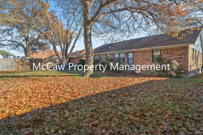 Building Photo - 709 Sequoia Dr