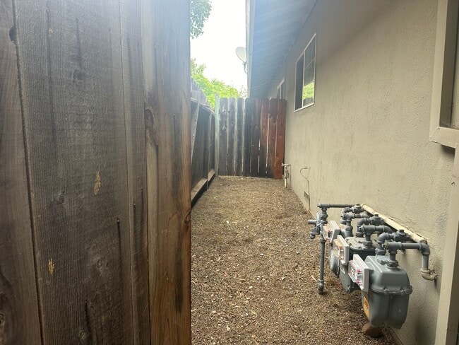 Building Photo - 871 El Cerrito Way