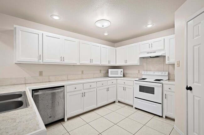 Building Photo - 100 Ramon Cardenas Dr