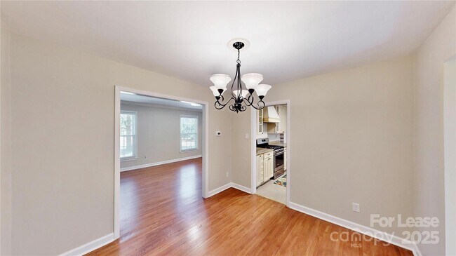 Building Photo - 2844 Goneaway Rd