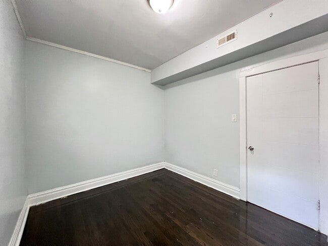 Building Photo - 8856 S Lowe Ave