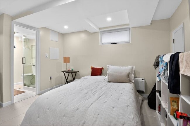 Building Photo - 4825 Butterworth Pl NW