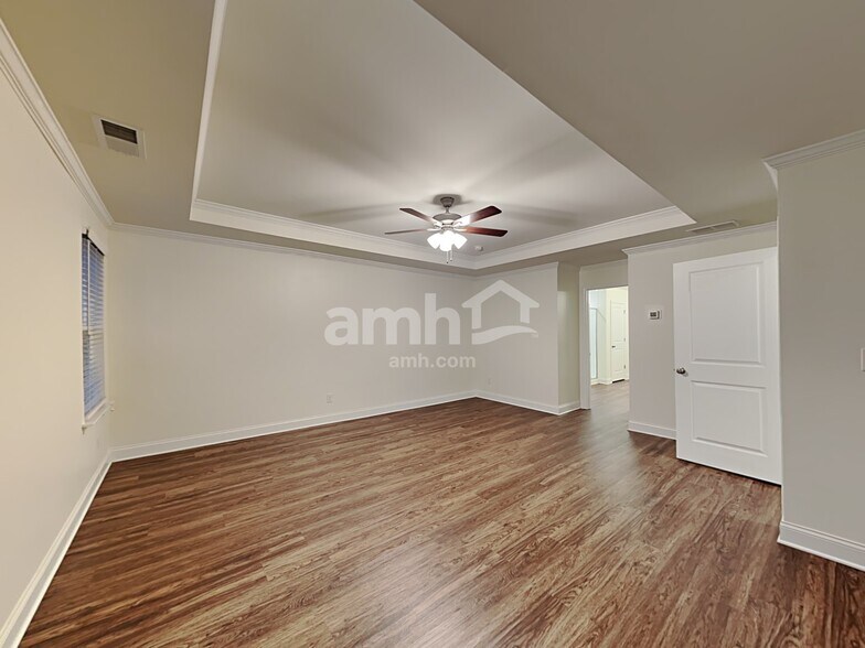 Building Photo - 2220 Brook Enclave Trail