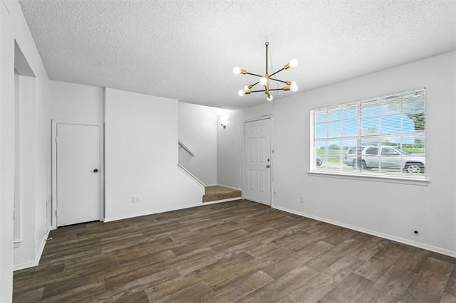 Building Photo - 302 Candlewood Ln
