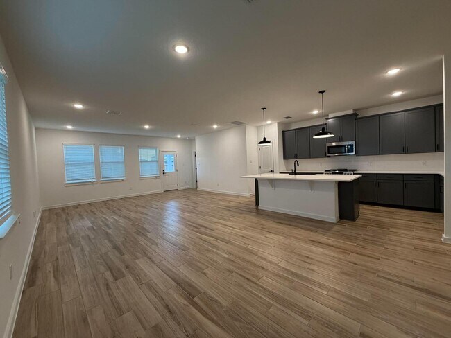 Building Photo - 8407 Tranquil Bay Ct