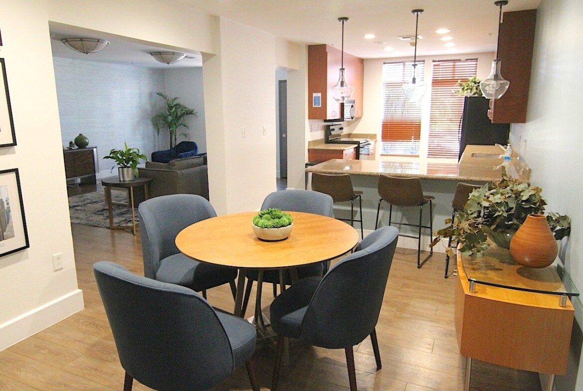 Building Photo - 488 E Ocean Blvd