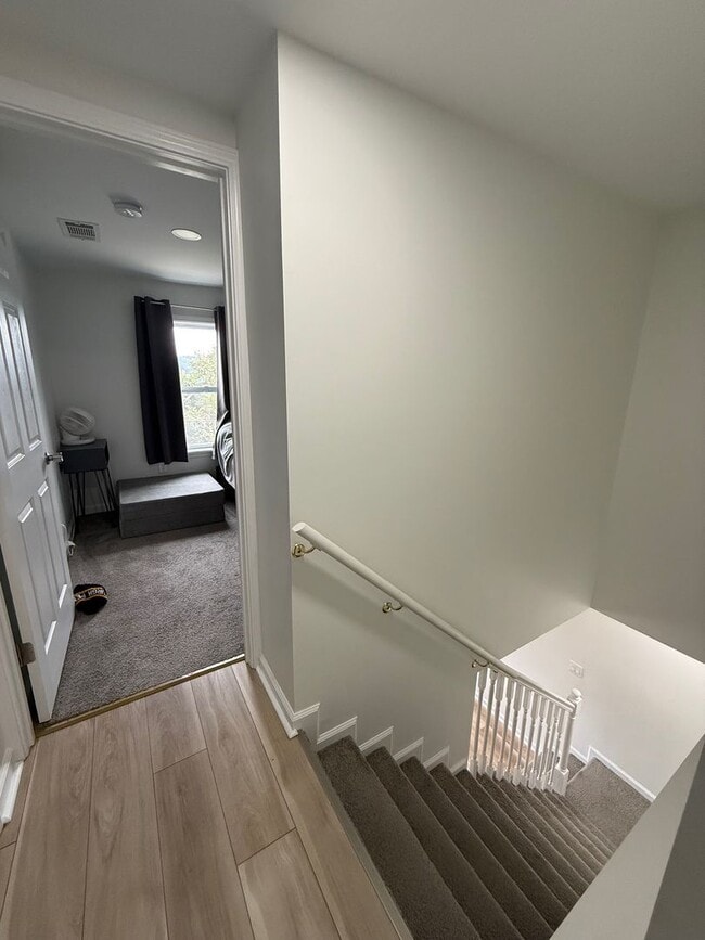 Building Photo - HOME FOR THE HOLIDAYS SPECIAL!-4 BEDROOM H...