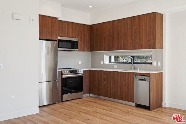 Building Photo - 10431 Santa Monica Blvd