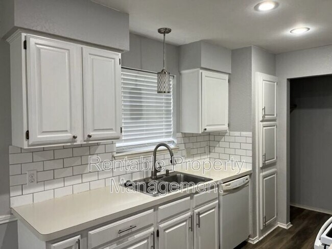 Building Photo - 6717 Copperwood Ct