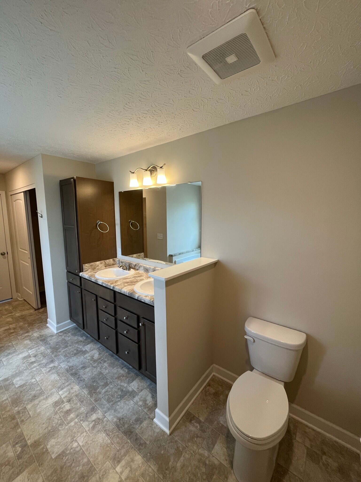 Building Photo - 17200 OH-739