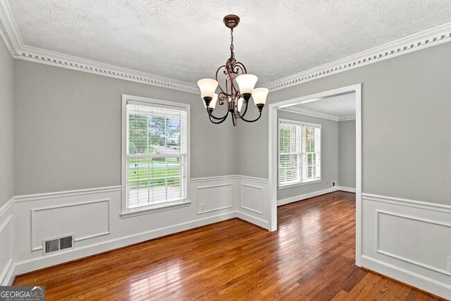 Building Photo - 4548 Shallowford Rd