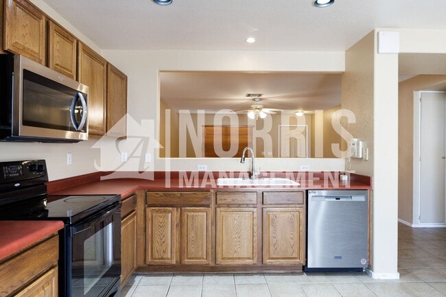 Building Photo - Great Home in a Great Location