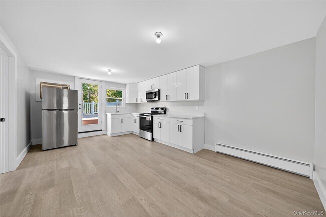 Building Photo - 12 N Church St