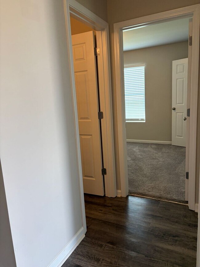 Building Photo - 401 Woodland Trl