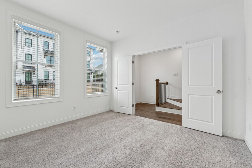 Building Photo - 528 Healy Dr