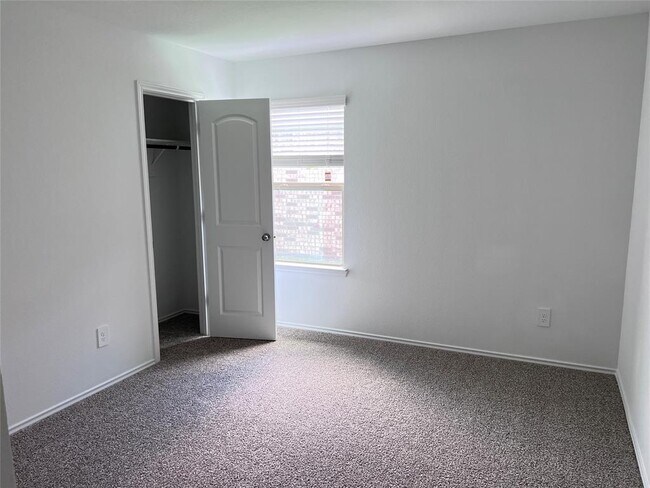 Building Photo - 5130 Jasmine Dawn Dr