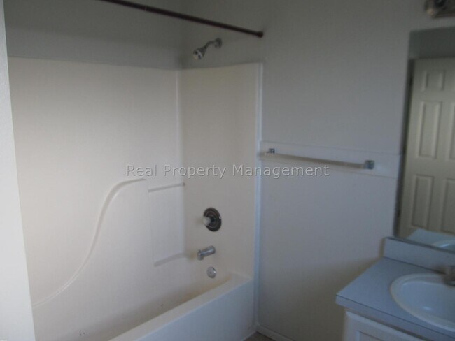 Building Photo - 279 W 1100 N