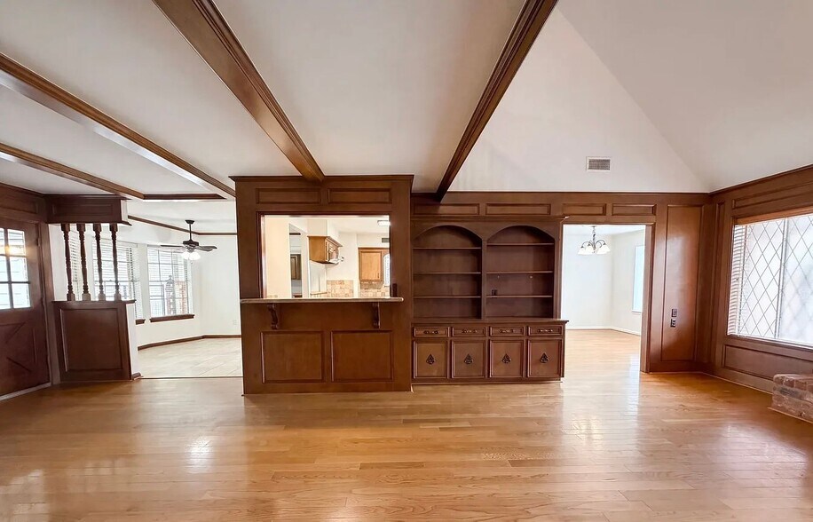 Building Photo - 5614 Spanish Oak Dr