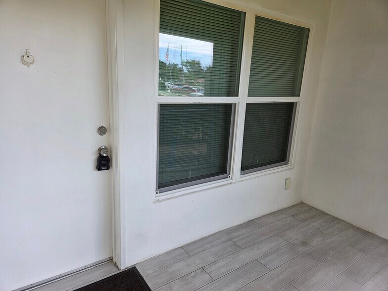 Impact Windows on the Screened Porch - 1971 SE 5th Ct