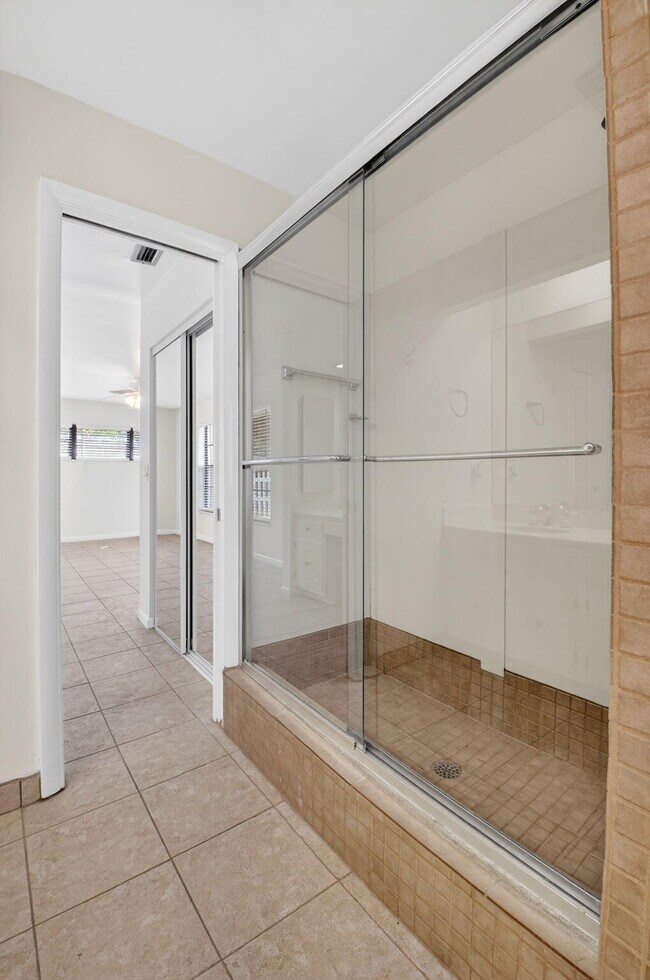 Building Photo - 10157 La Reina Rd