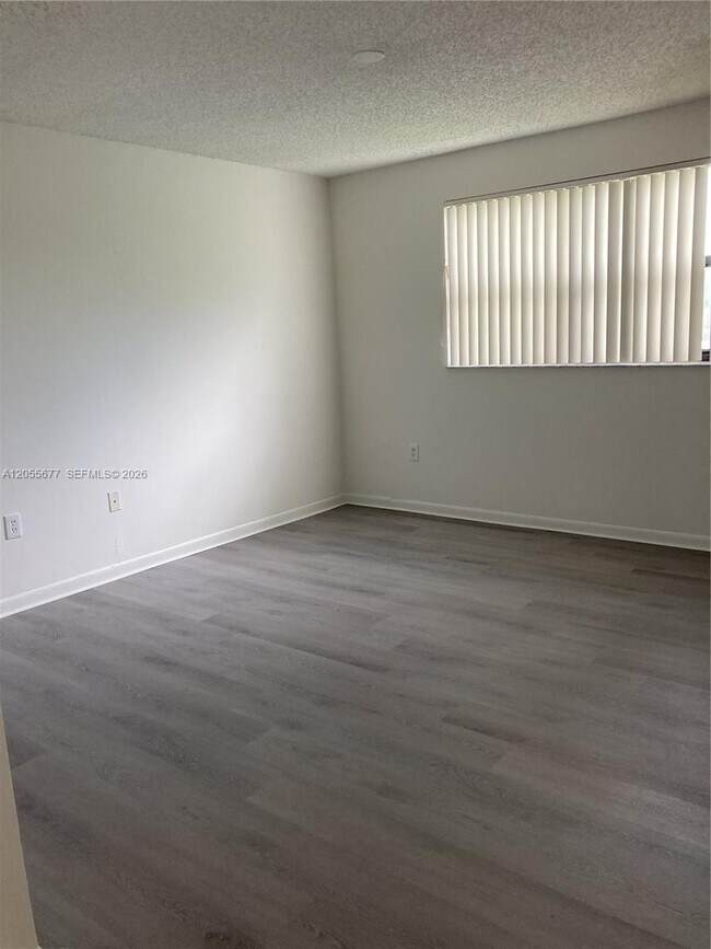 Building Photo - 9879 Nob Hill Ct