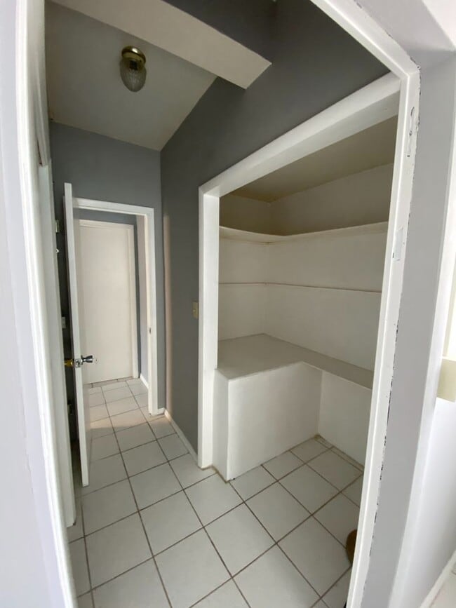Building Photo - 5 Bed/3 Bath UC Rental Located on McMillan...