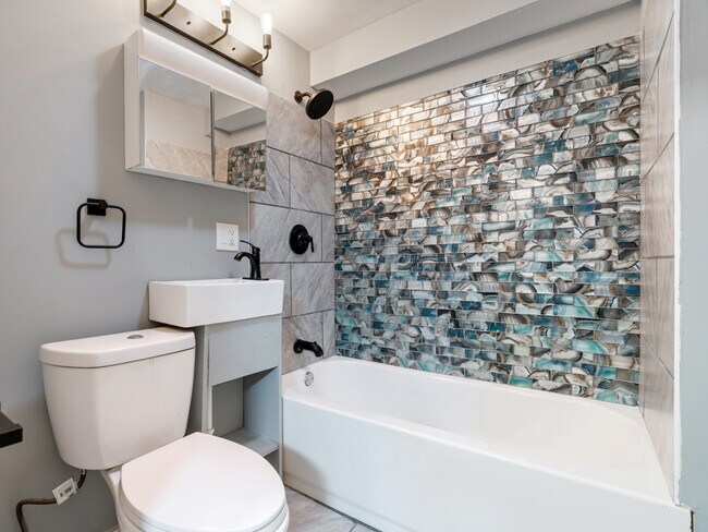 Building Photo - 5431 S Indiana Ave