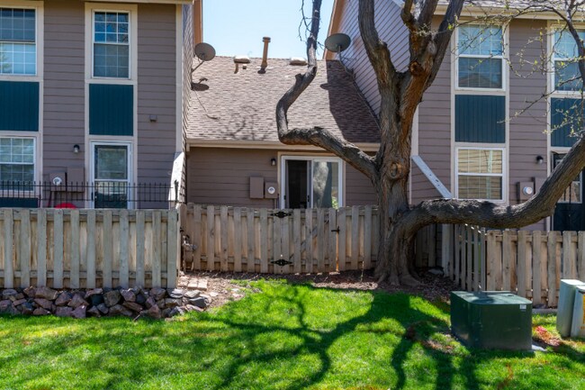 Building Photo - 11590 Community Center Dr