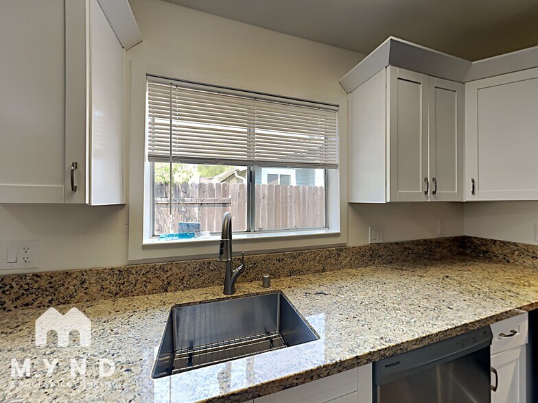 Building Photo - 2740 42nd St