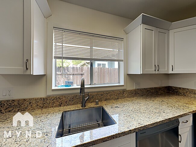 Building Photo - 2740 42nd St