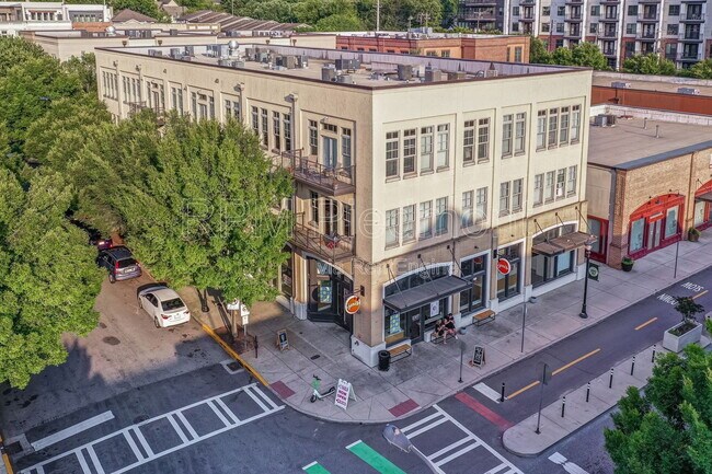 Building Photo - 925 Garrett St