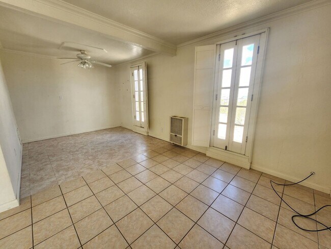 Building Photo - 5762 Howard Way