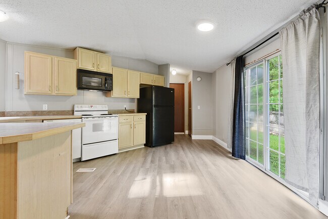 Building Photo - 20356 S I - 12 Service Rd