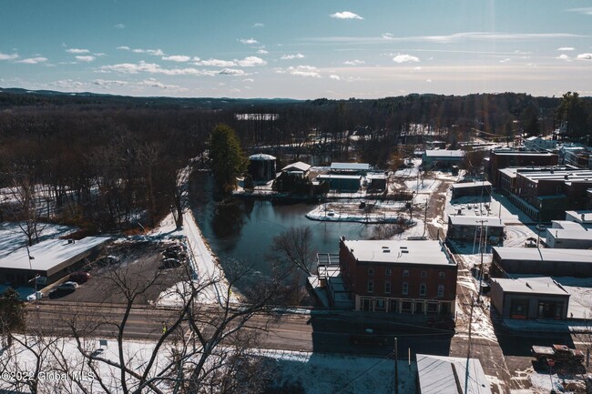 Building Photo - 140 Broad St